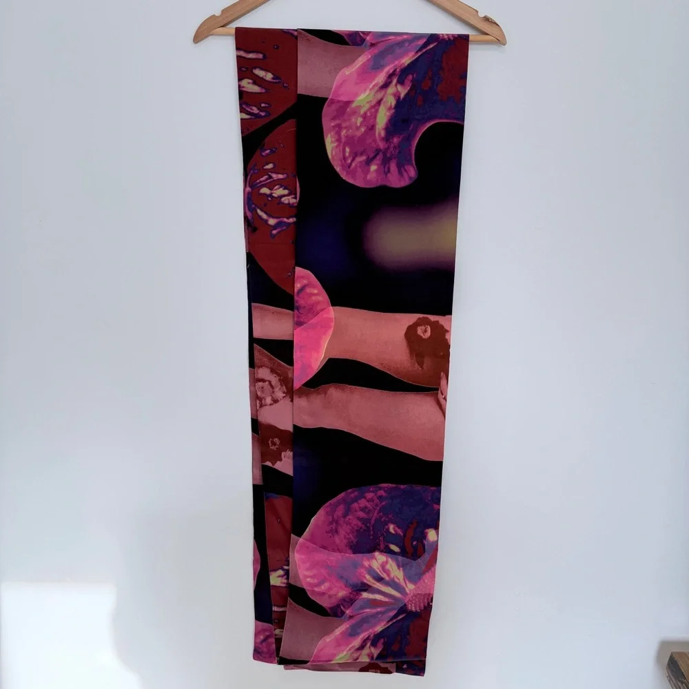 With Jean Naomi Convertible Top - Picture 3 of 4